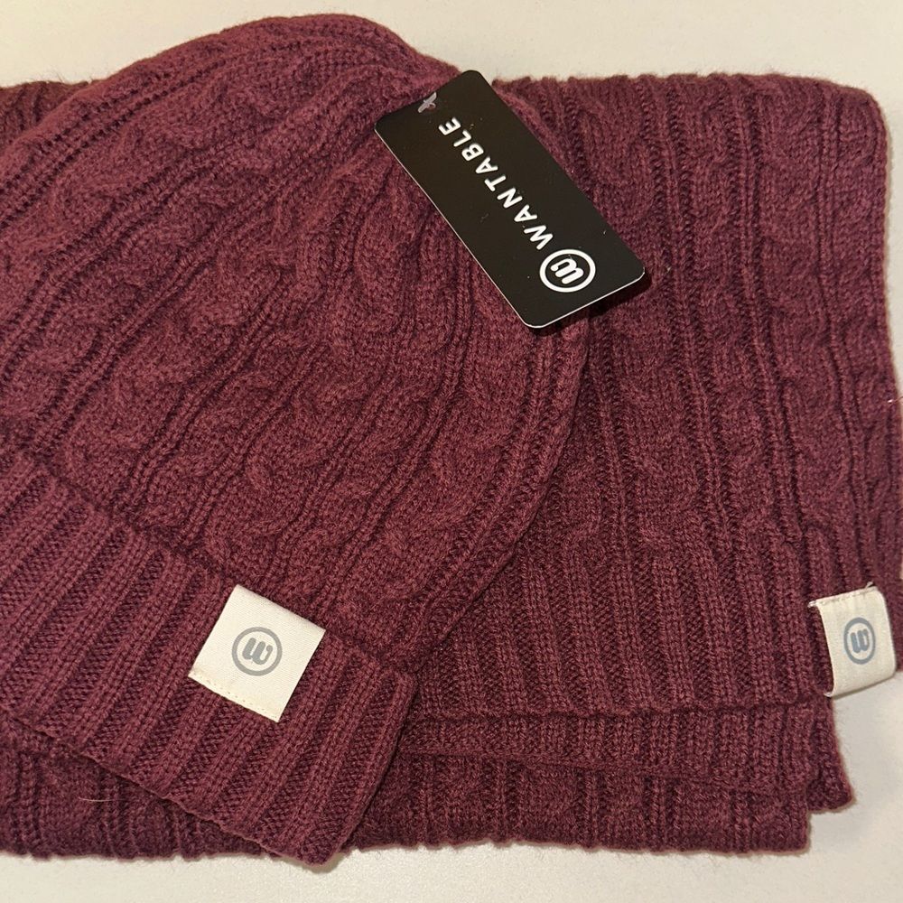 WANTABLE Burgundy Wool Blend Cable Knit Hat & Scarf Set